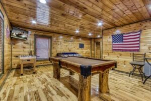 gatlinburg enchantment cabin game room